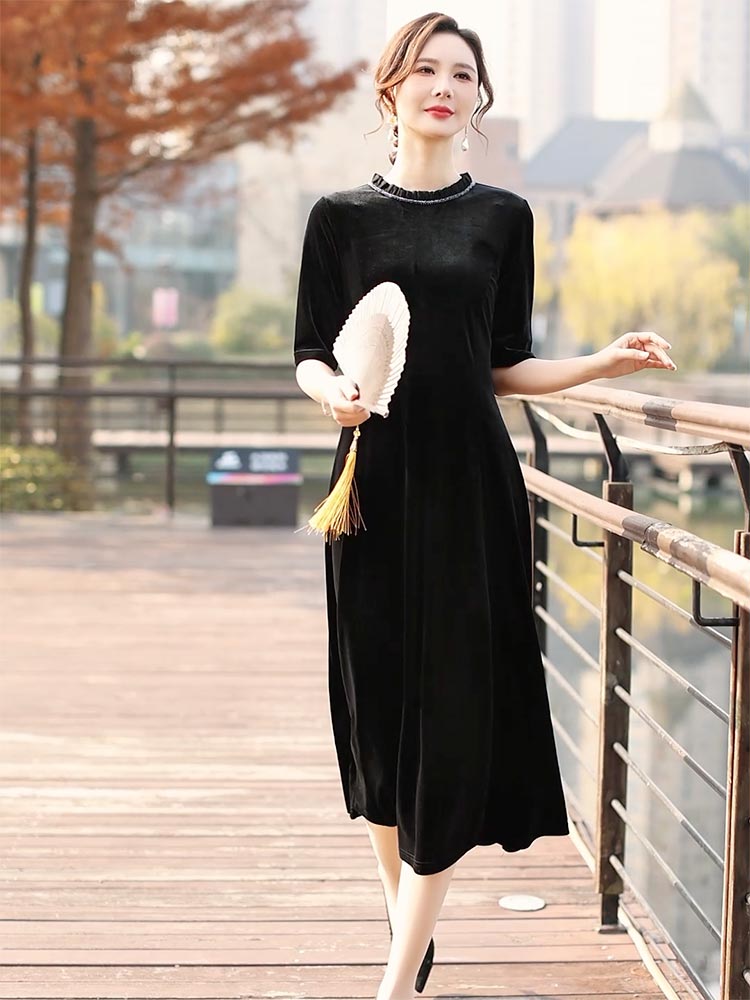 《一袭黑绒：勾勒随性的高阶时髦》100628-2801