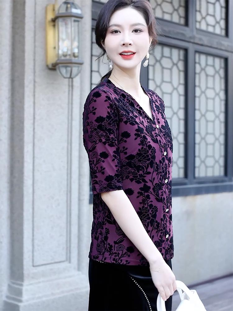 紫黑绮梦：莱花秀复古印花上衣的优雅旅程 820698-27