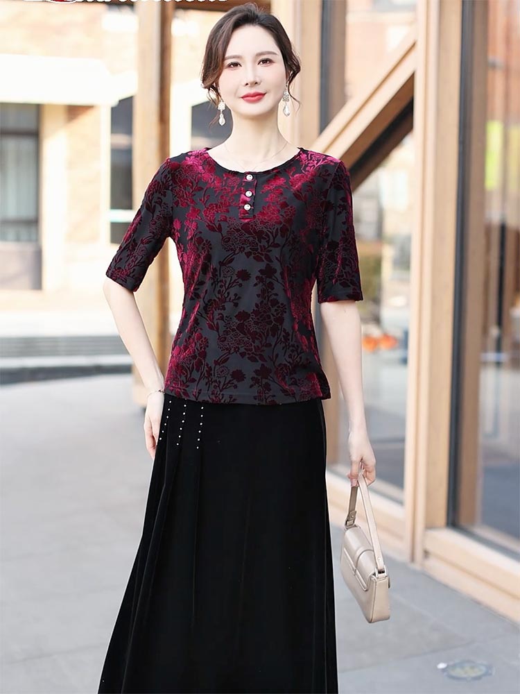 典雅玫影：黑玫印花上衣的温婉风姿 830698-18