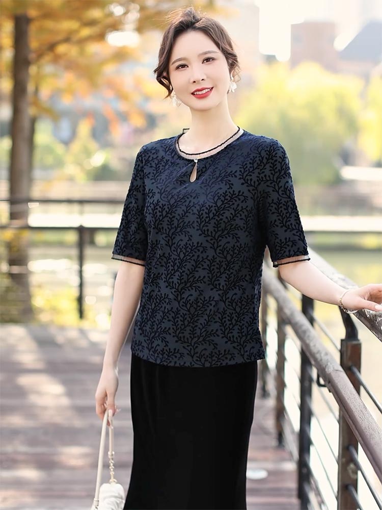 藏蓝雅韵：植绒花纹上衣的优雅风范860696-28