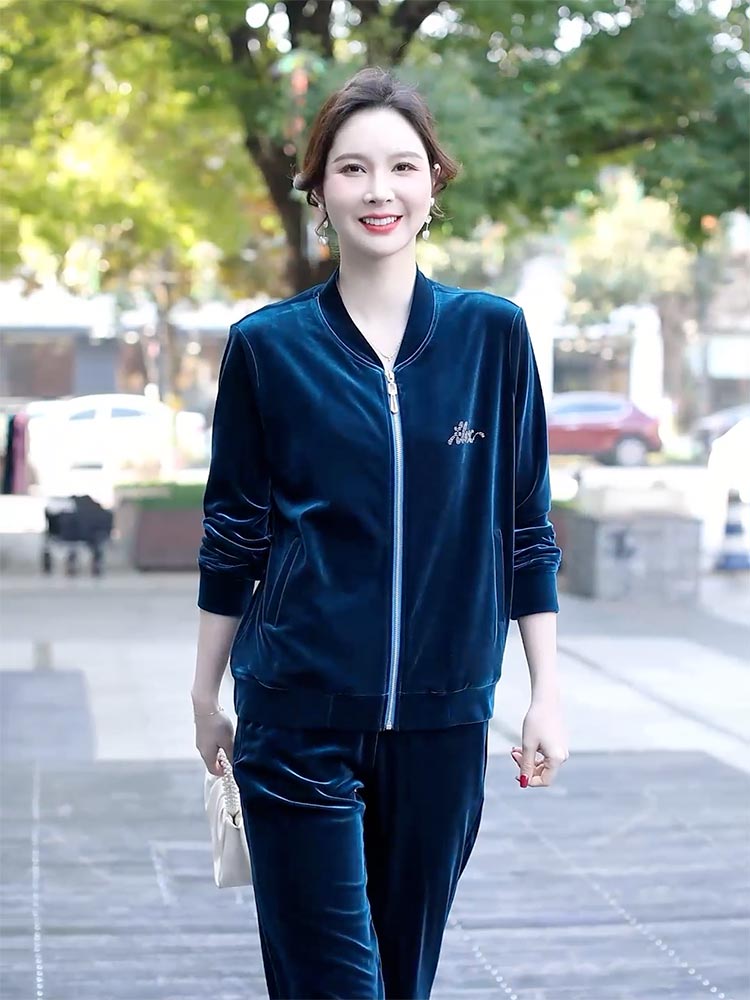 Deep Sea Blue Velvet Baseball Jacket: A New Symbol of Trend     990535-3309