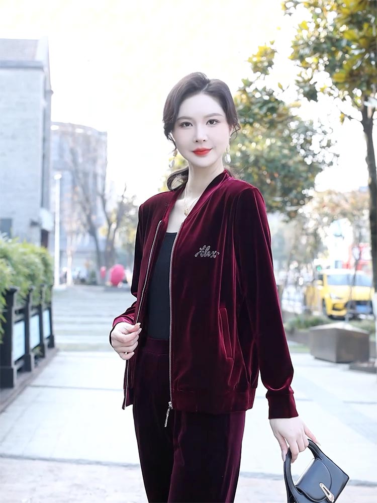 Unlock the Charm of Burgundy: The Velvet Baseball Set is Here     990535-3502
